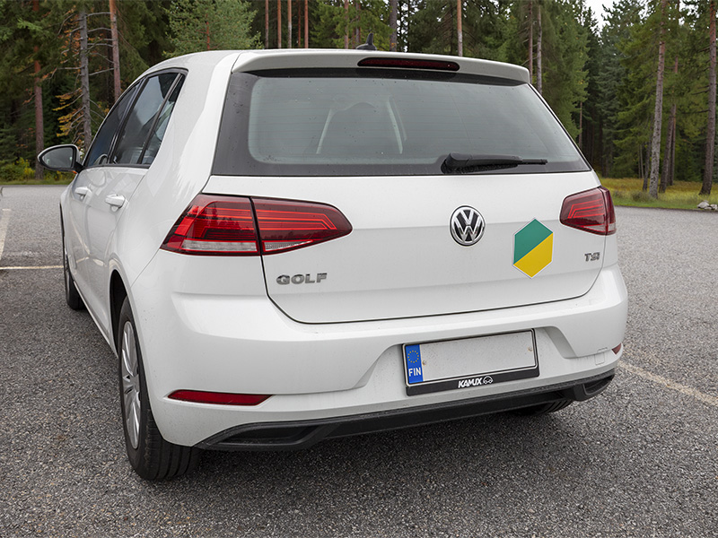 CAR LUX Alaikäisen kuljettajan tunnus